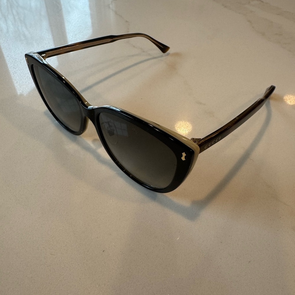 Gucci Round Cat Eye Sunglasses, Black, Pearl and Tortoise Shell - Picture 2 of 10